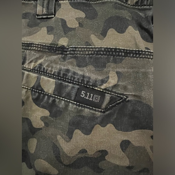 5.11 Tactical Shorts Camo Cotton Canvas Pockets size 36 camouflage EUC - Picture 3 of 13